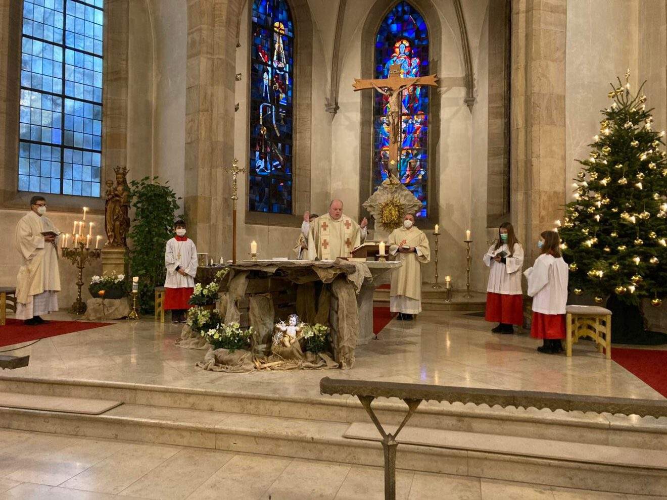 Am Sonntag, 16.01.2022 hat sich unsere Pfarrei mit einem feierlichen Gottesdienst von Pater Kübler verabschiedet