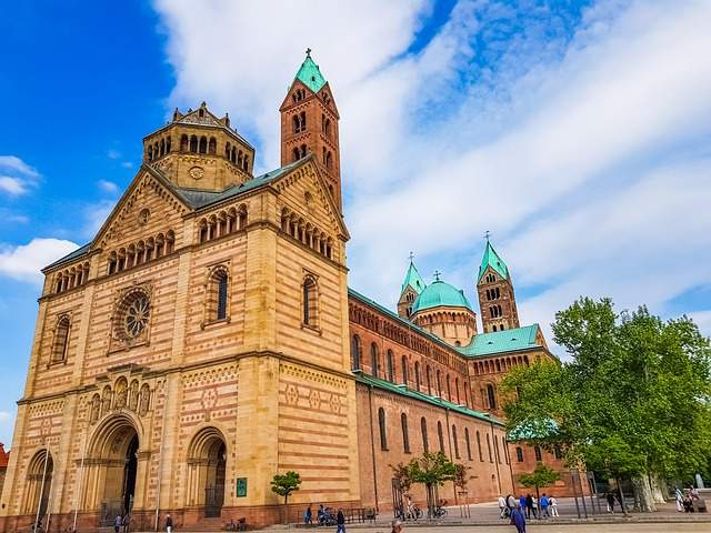 Bistum Speyer veröffentlicht Stellenausschreibung