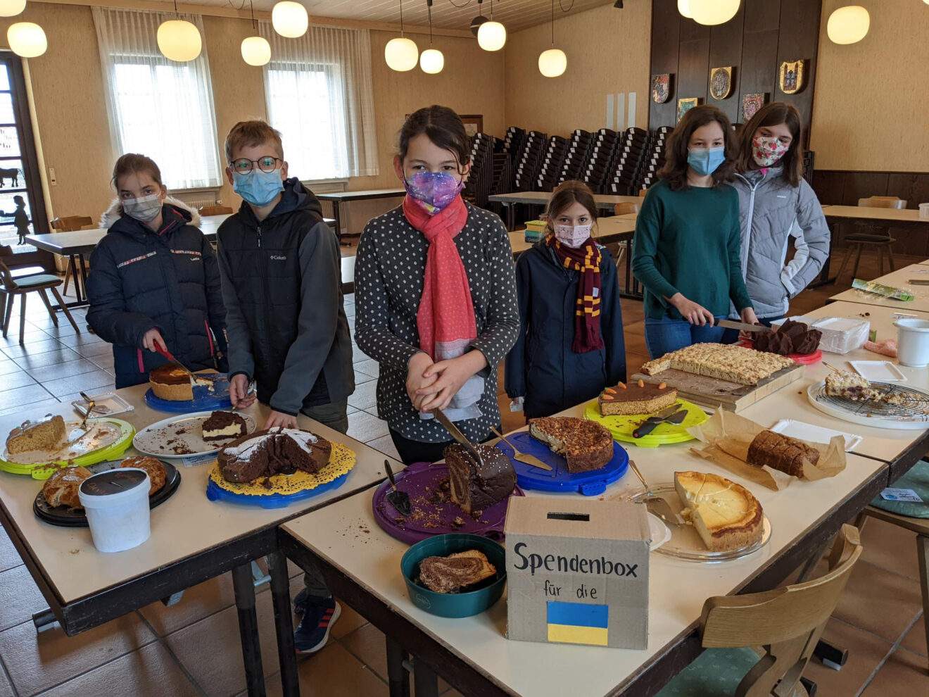 Kuchenverkauf in Diedesfeld beim Fastenessen ein Erfolg