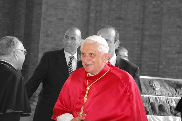 Vatikan: Emeritierter Papst Benedikt XVI. ist tot