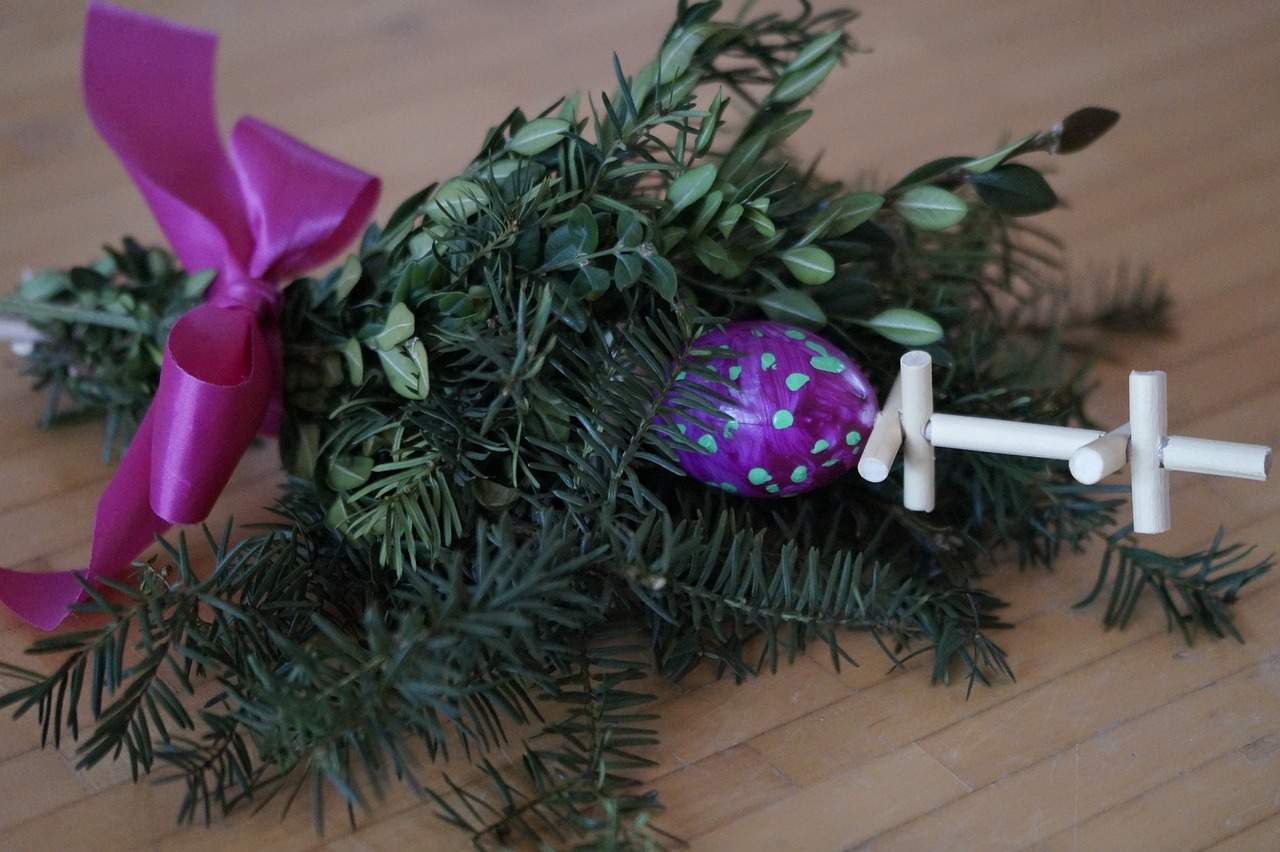 Einladung zum Gottesdienst am Palmsonntag - am Palmsonntag hören wir die Passion - für die Kinder bieten wir Gottesdienste mit Kinderpassion an